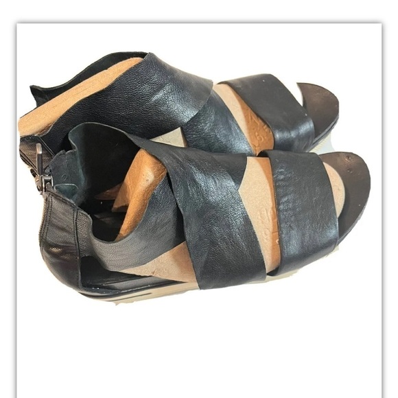 Eileen Fisher Sport Platform Sandals in Black Size 7.5 Zipper Back - Picture 3 of 9